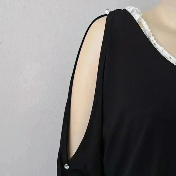 Blouse Inc INTERNATIONAL CONCEPTS BLACK OPEN ARM SLIT WITH RHINESTO… - Picture 7 of 8